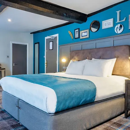 Hotel & Lounge 3*
