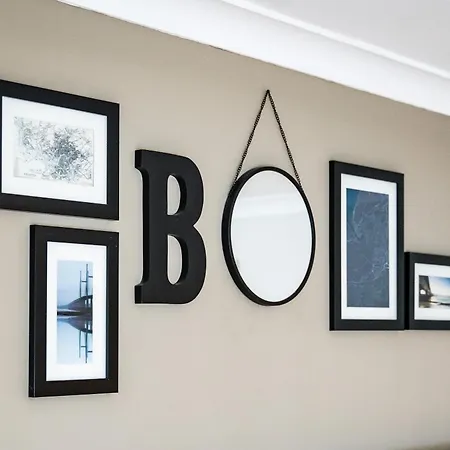 & Lounge
